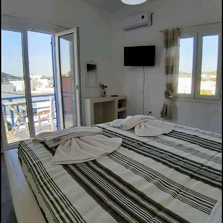 Adriana * Parikia (Paros)