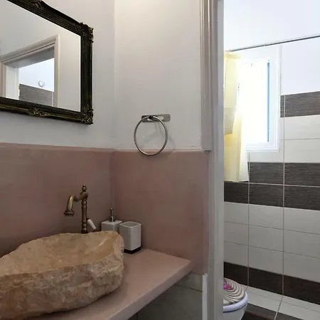 Adriana Parikia (Paros)